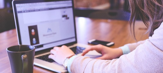 woman-working-on-computer